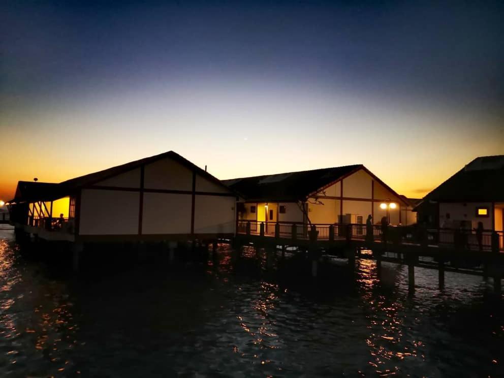 Water Chalet Port Dickson- Private Екстериор снимка