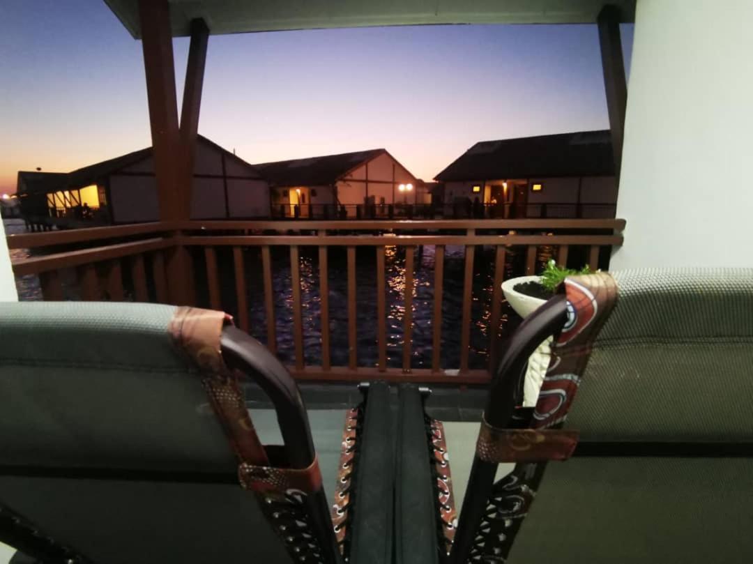 Water Chalet Port Dickson- Private Екстериор снимка