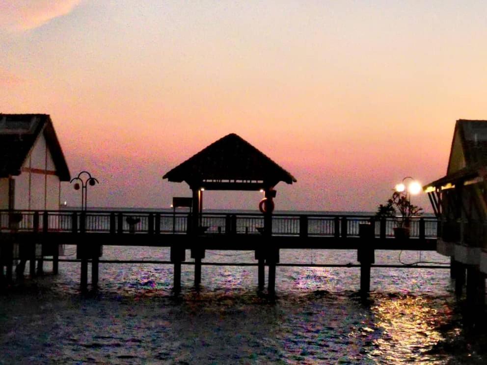 Water Chalet Port Dickson- Private Екстериор снимка