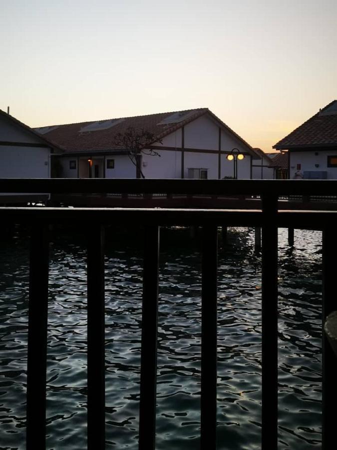 Water Chalet Port Dickson- Private Екстериор снимка