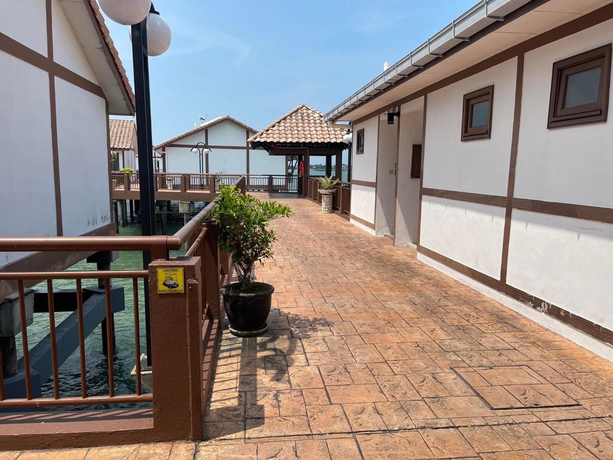 Water Chalet Port Dickson- Private Екстериор снимка